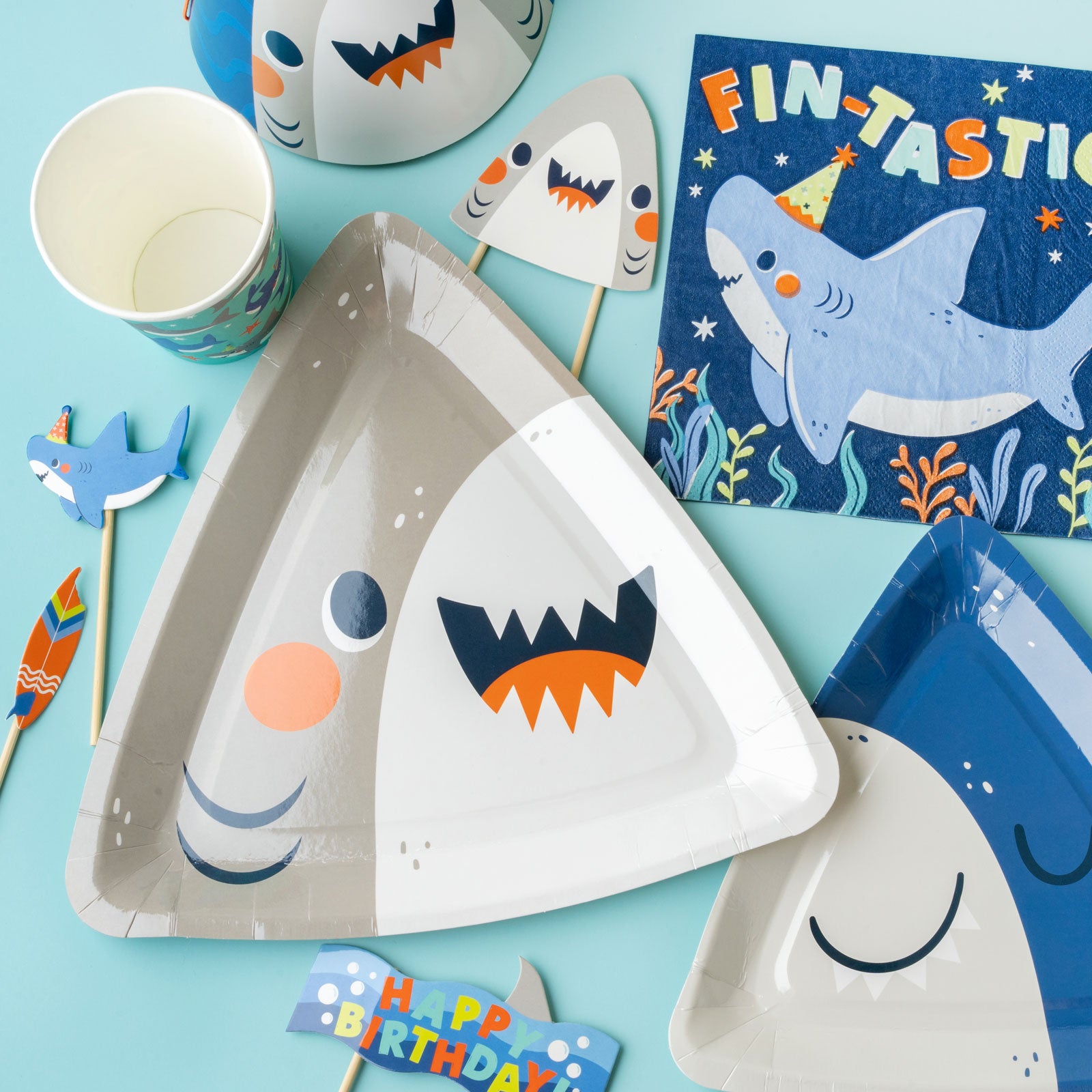 Shark paper plate