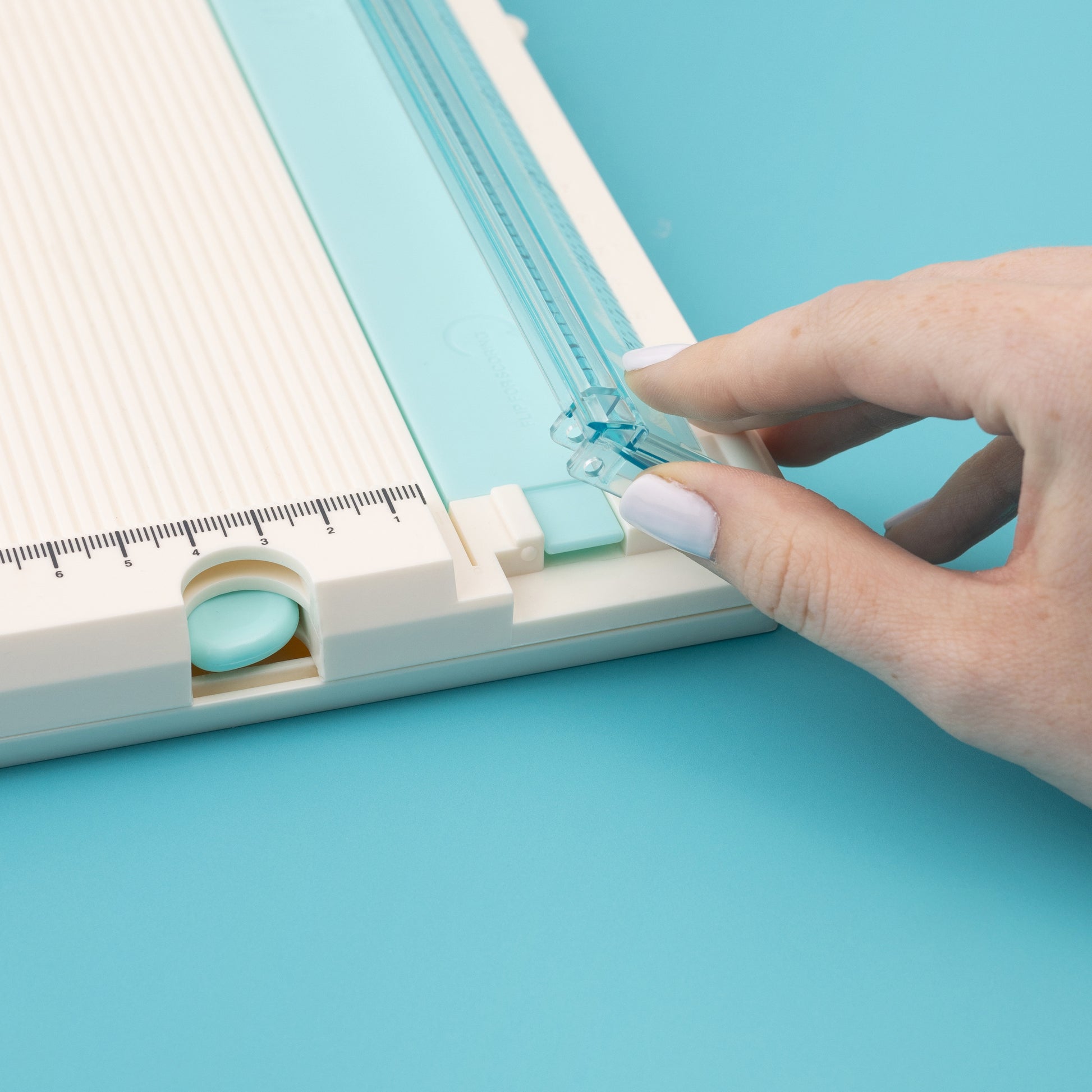 We R Makers Trim & Score Board with One Blade