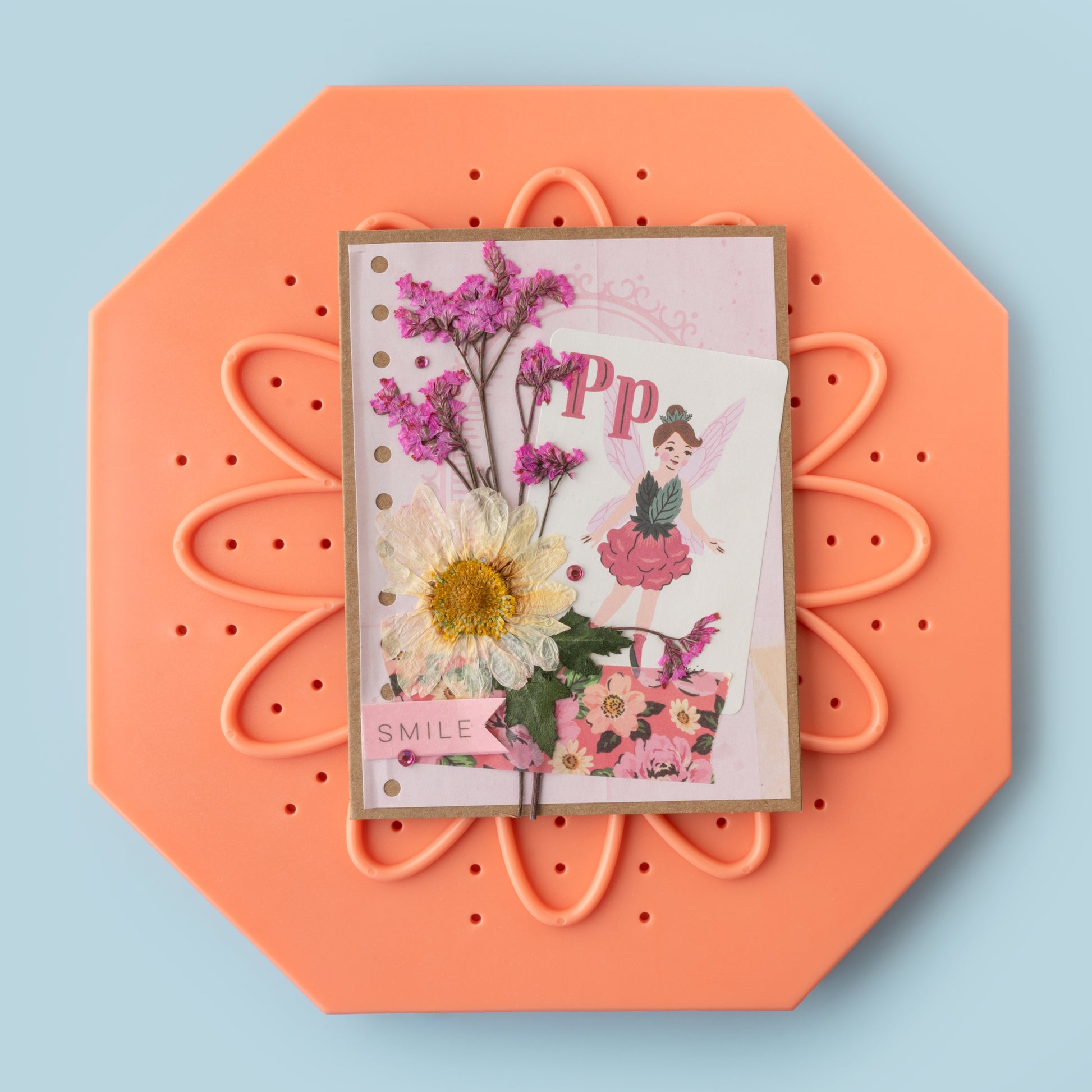 Pressed flower craft on the American Crafts Quicksie Daisy Flower Press