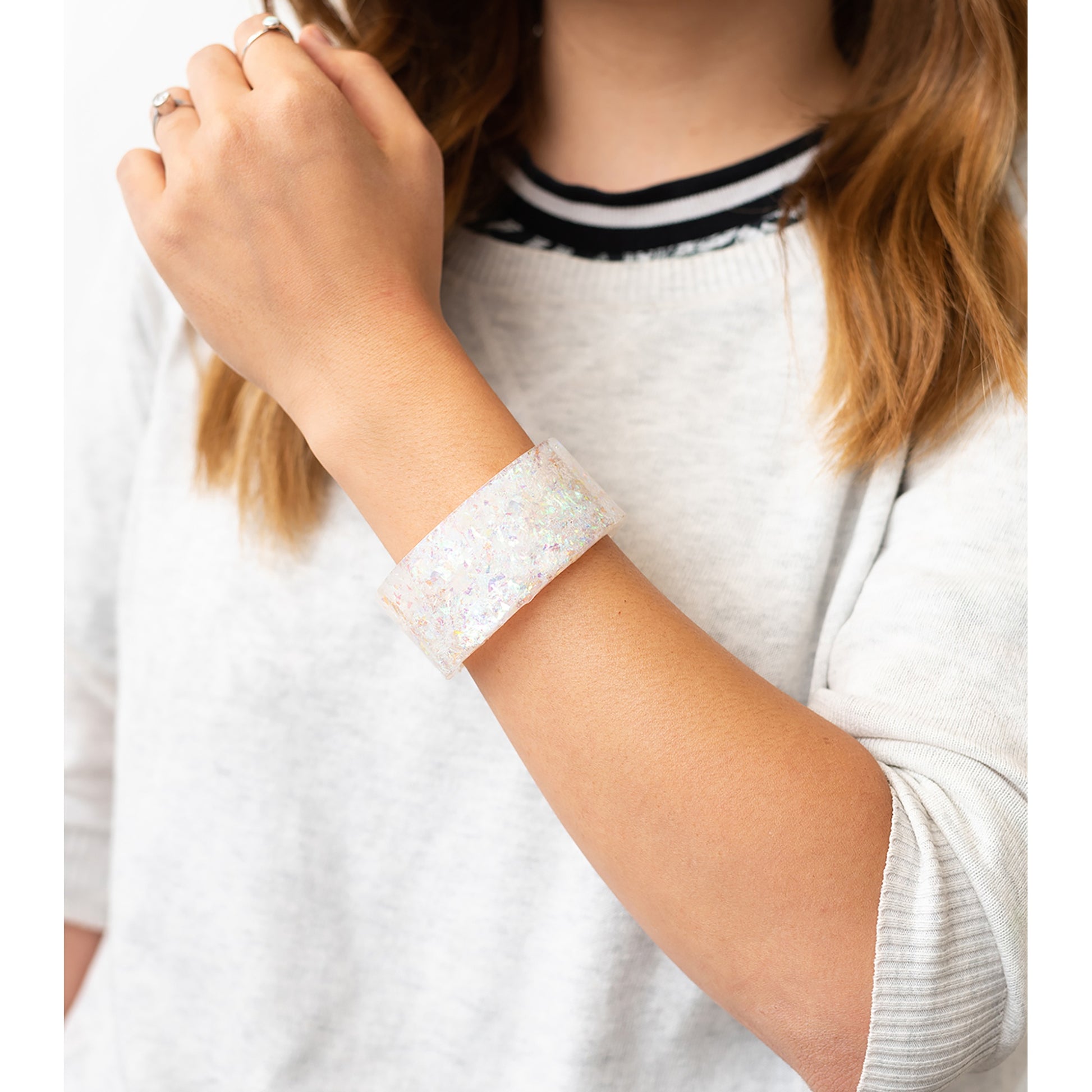 American Crafts Color Pour Resin Mold - Facet Bangle Bracelet