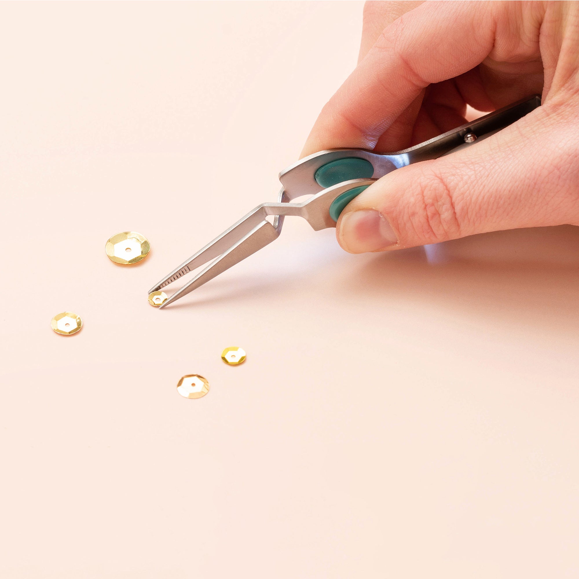 We R Comfort Craft LED Lighted Tweezers
