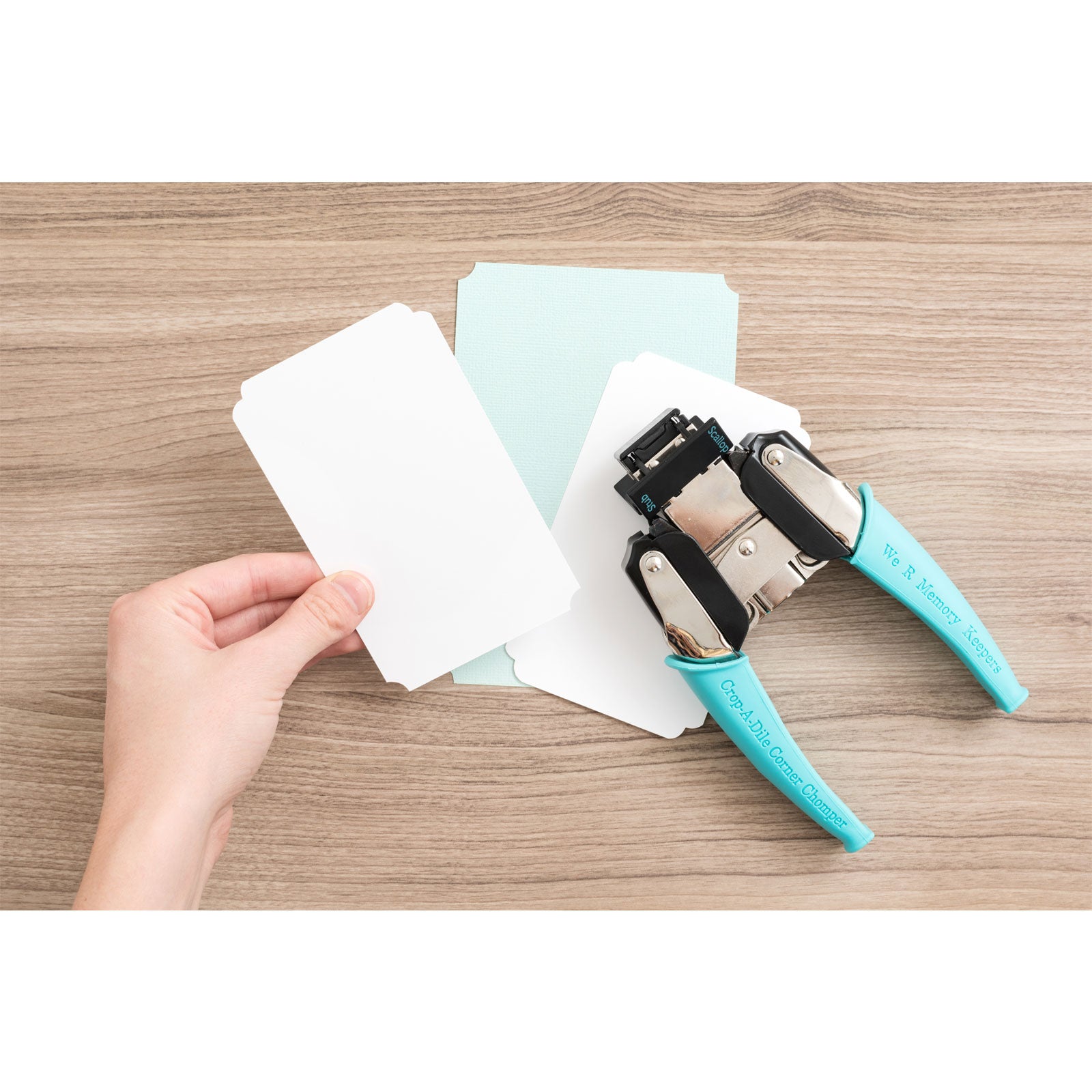 We R Makers Crop-A-Dile Stub & Scallop Corner Chomper