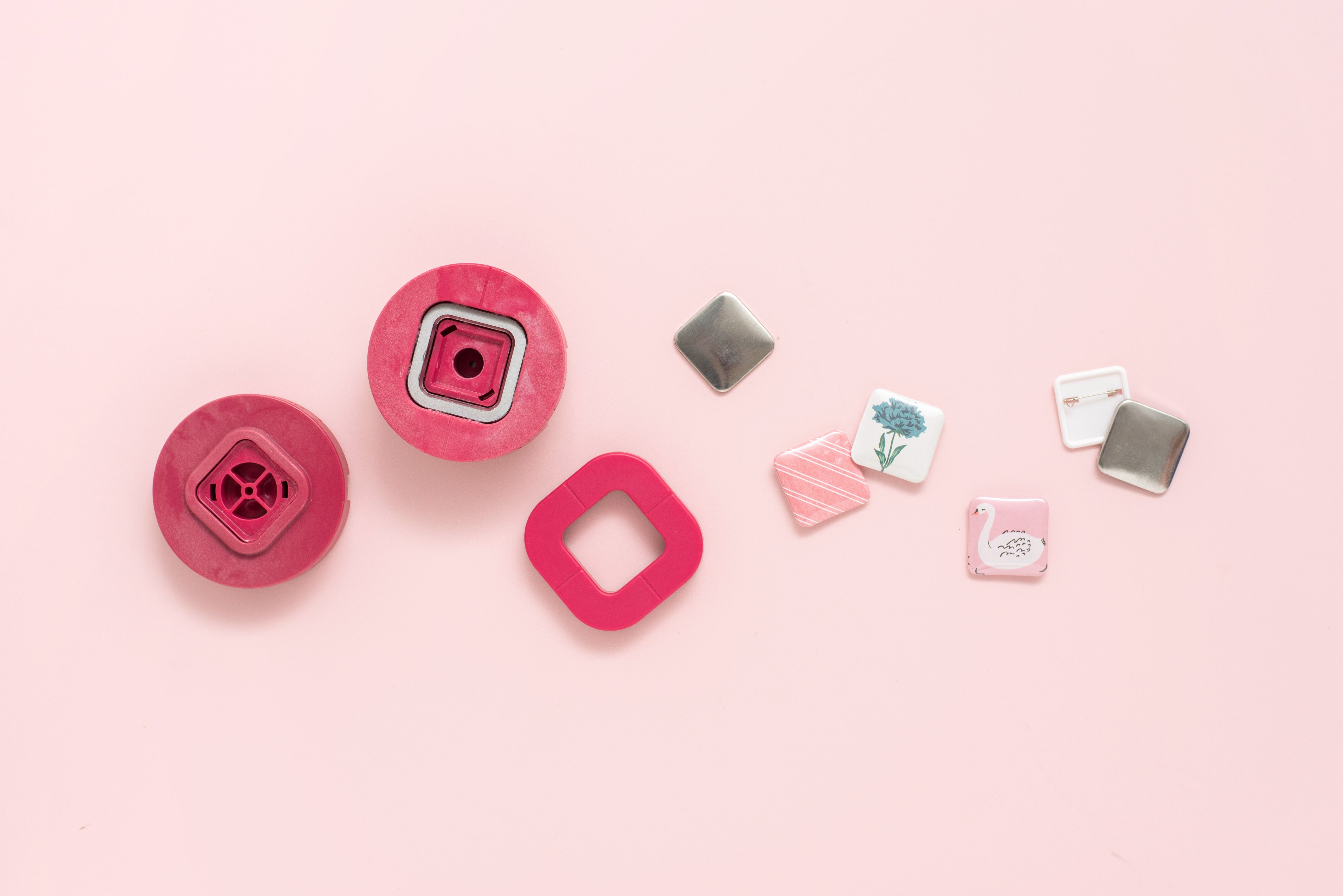 We R Makers Square Button Press Insert with an assortment of finished square buttons