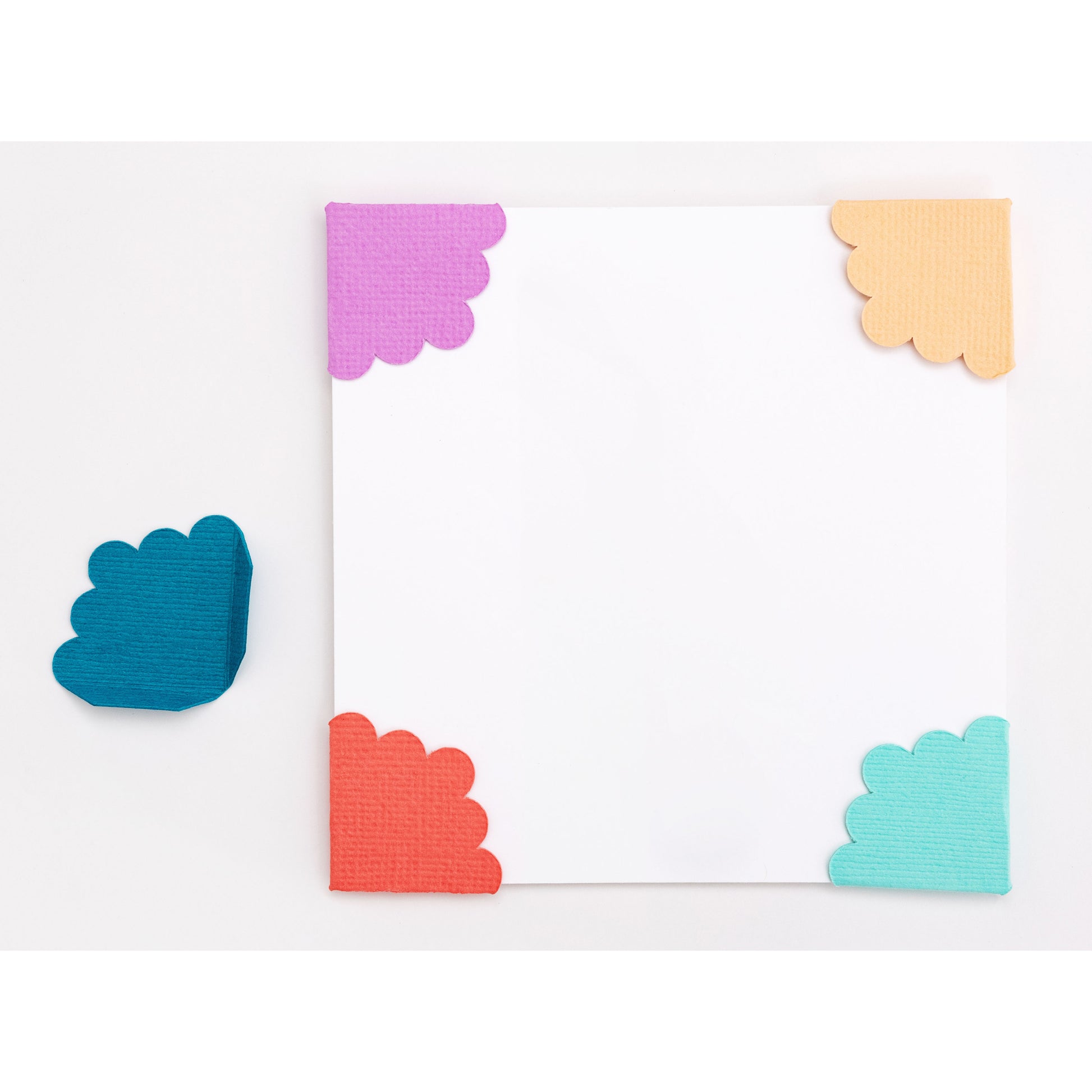 We R Makers Embossing Punch-Scallop