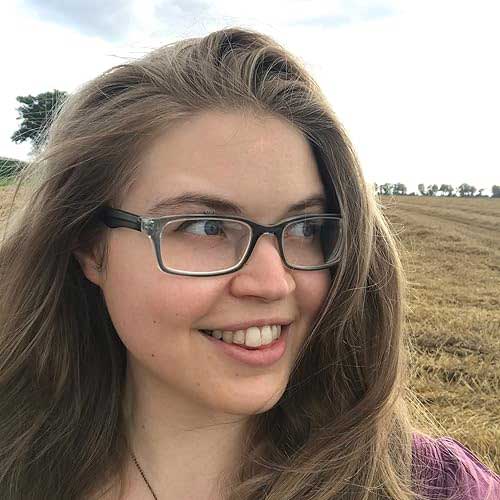 Katharina Tarta Headshot