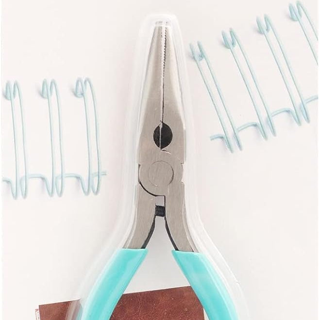 Front packaging of the We R Makers Cinch Needle Nose Wire Clippers.